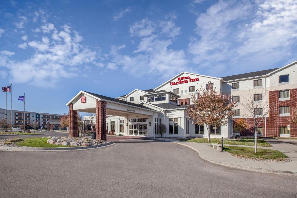 Hilton Garden Inn Fargo Main image 1